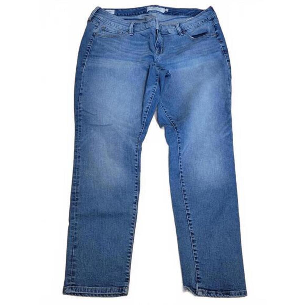Torrid Medium Medium Wash Midrise Boyfriend Jeans Plus Size 16R
